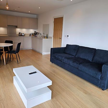 Santina Apartments Кройдон Екстериор снимка