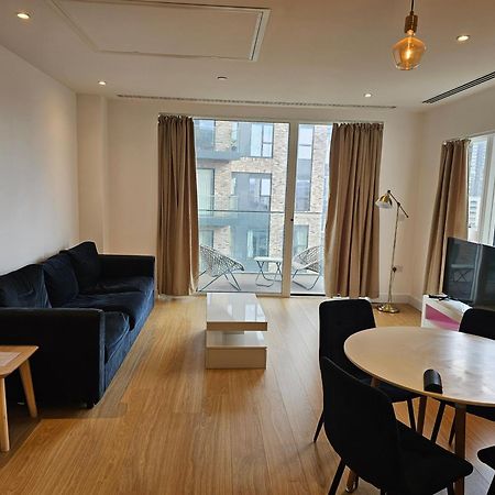 Santina Apartments Кройдон Екстериор снимка