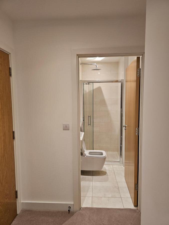 Santina Apartments Кройдон Екстериор снимка