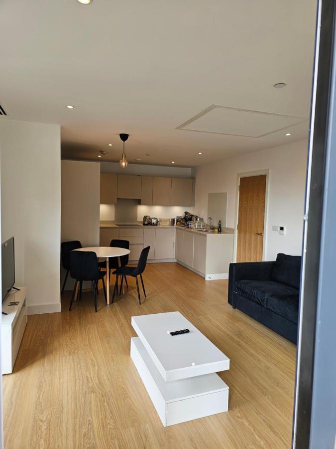 Santina Apartments Кройдон Екстериор снимка