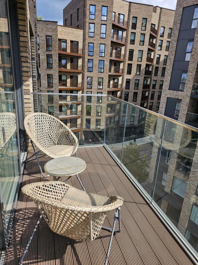 Santina Apartments Кройдон Екстериор снимка