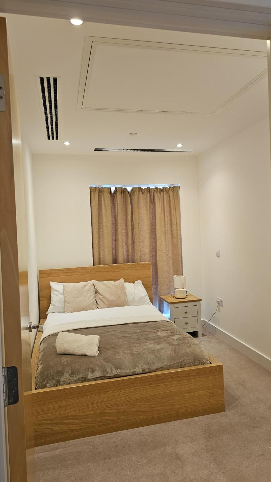 Santina Apartments Кройдон Екстериор снимка