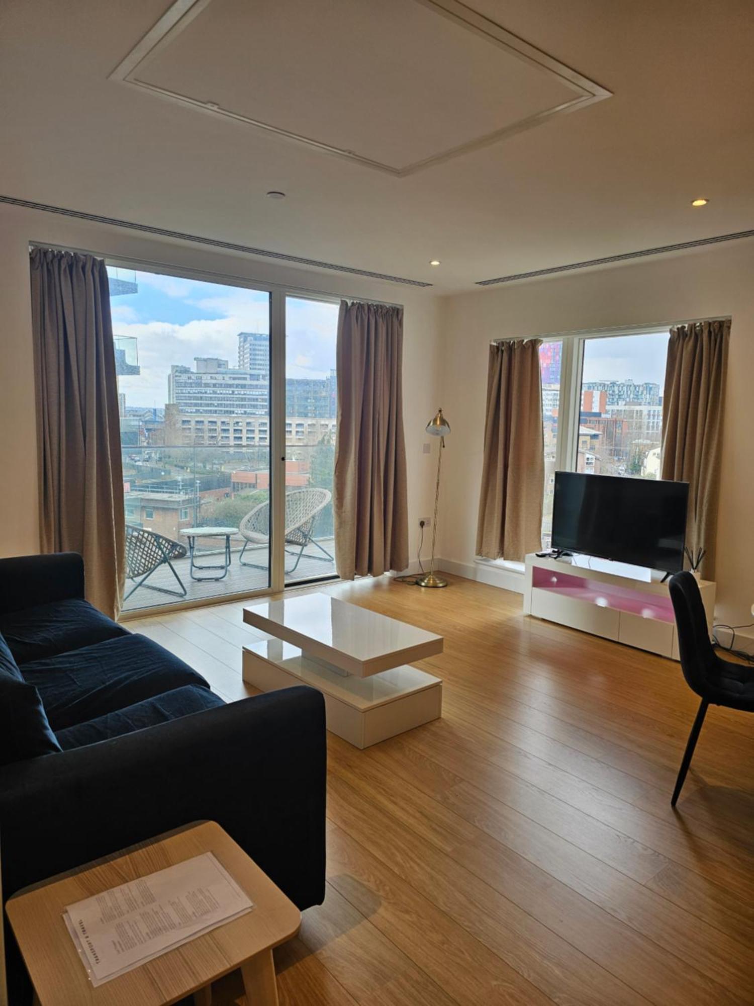 Santina Apartments Кройдон Екстериор снимка