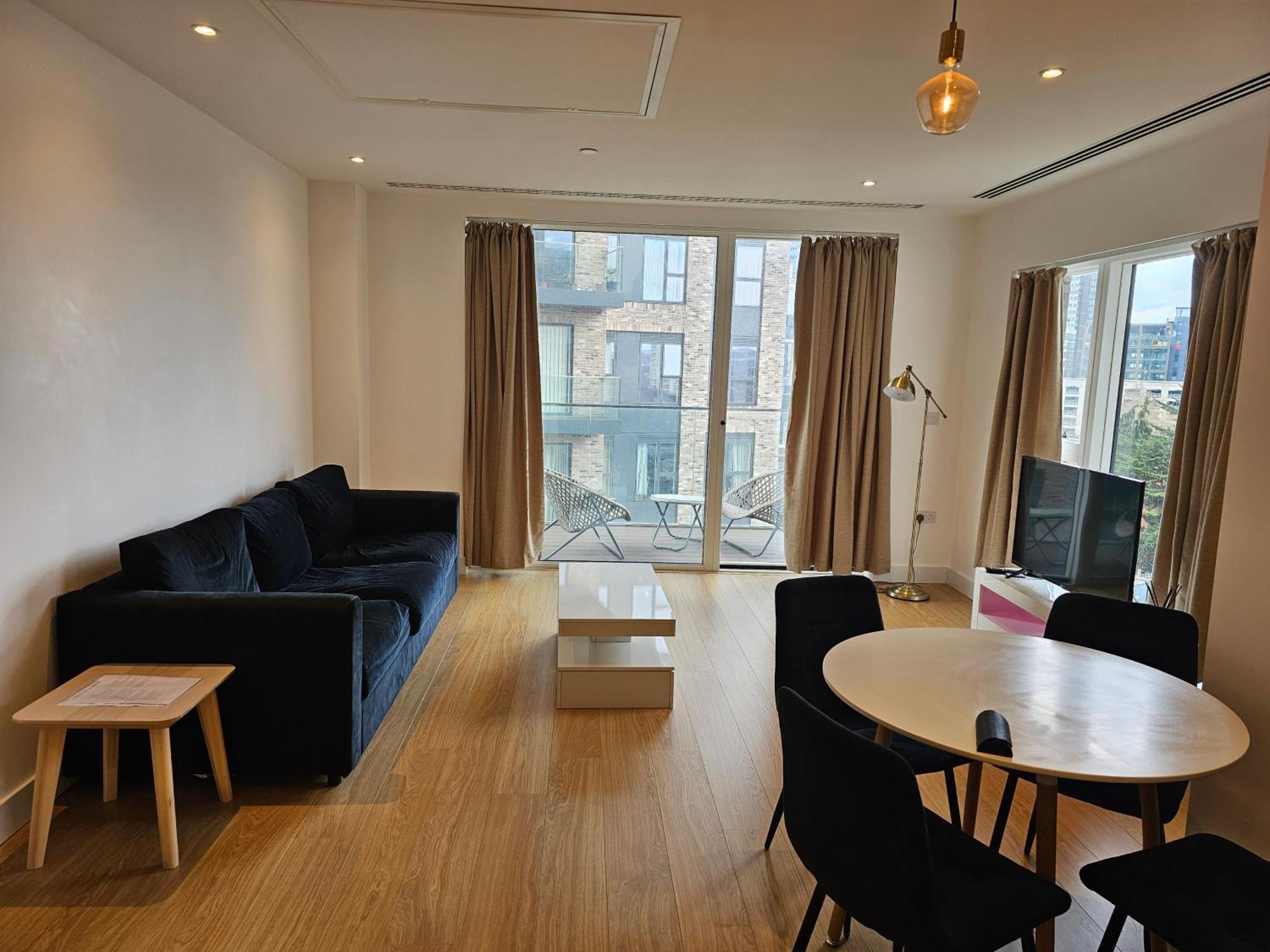 Santina Apartments Кройдон Екстериор снимка